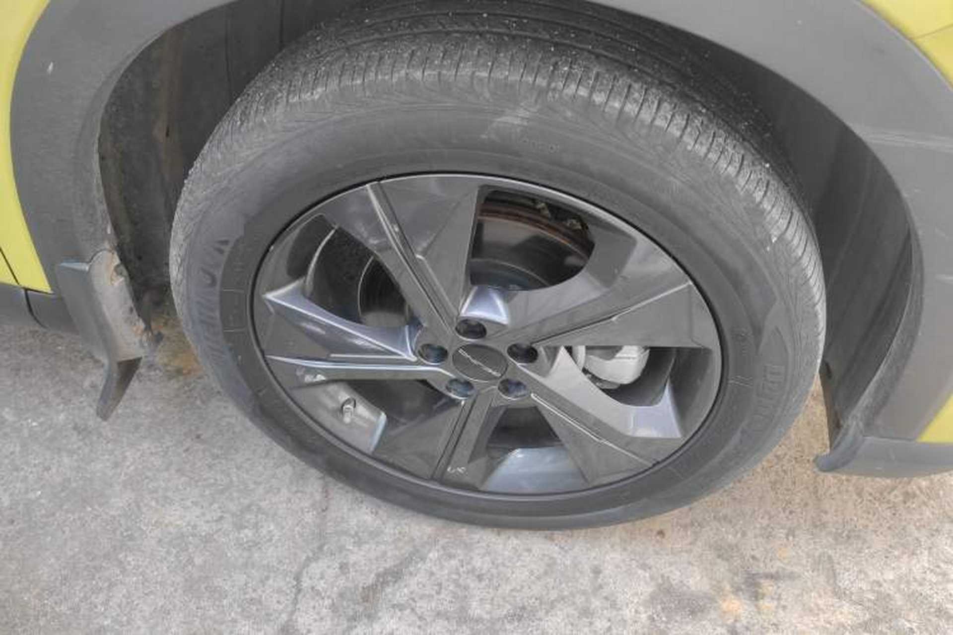 Used BAIC Rubik 2022 1.5T DCT Diamond Edition Right Front Wheel Hub