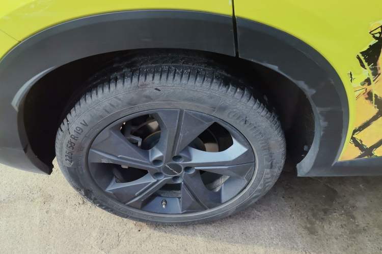 Used BAIC Rubik 2022 1.5T DCT Star Edition Right Rear Wheel Hub