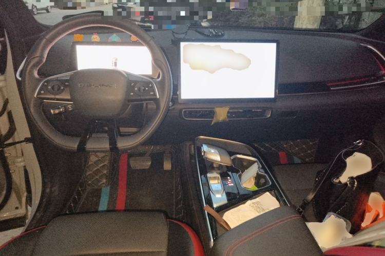 Used BAIC Rubik 2023 1.5T DCT Platinum Edition Center Console