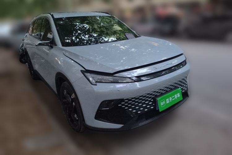 Used BAIC Rubik 2023 1.5T DCT Platinum Edition Front Right 45 Deg