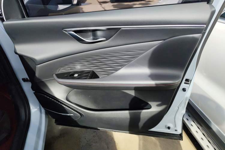Used BAIC Rubik 2023 1.5T DCT Youth Edition Interior 5