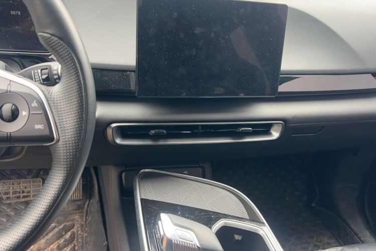 Used BAIC Rubik 2023 1.5T DCT Youth Edition Audio And AC Panel