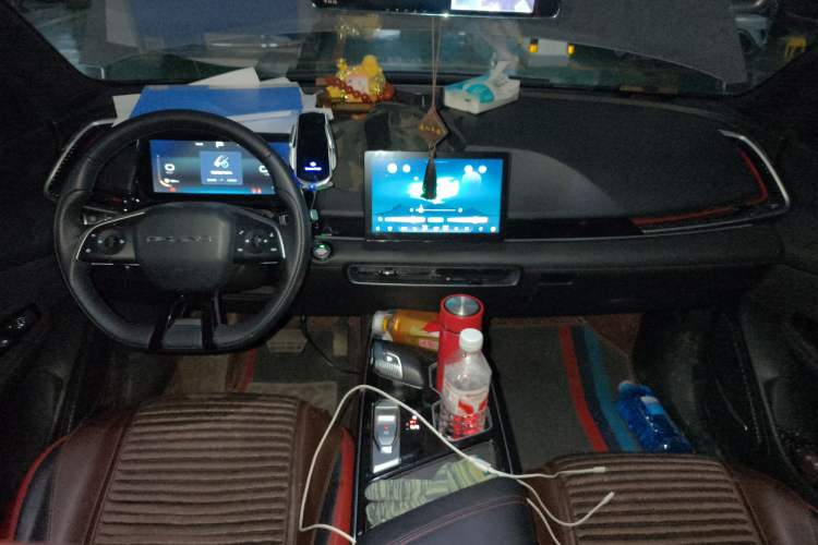 Used BAIC Rubik 2023 1.5T DCT Youth Edition Center Console
