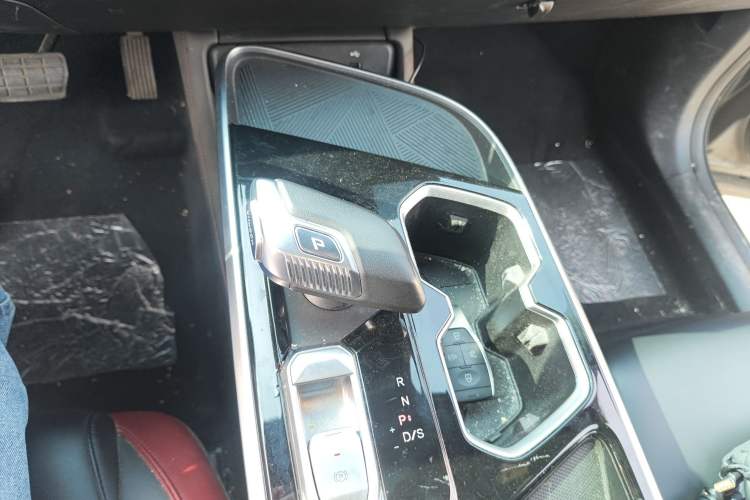 Used BAIC Rubik 2023 1.5T DCT Youth Edition Gear Lever