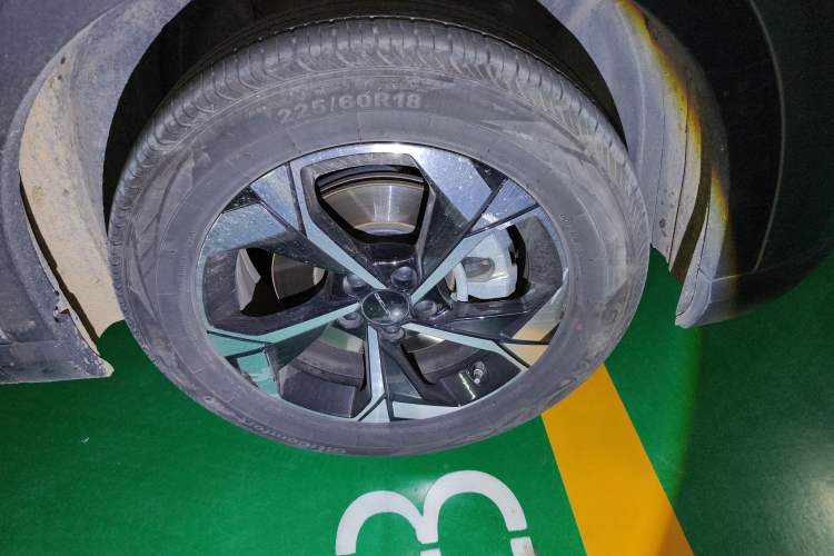 Used BAIC Rubik 2023 1.5T DCT Youth Edition Right Front Wheel Hub