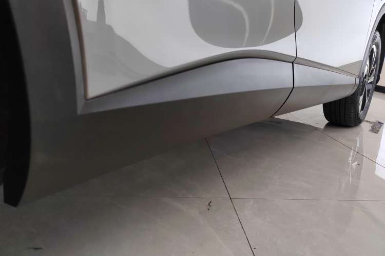 Used BAIC Rubik 2023 1.5T DCT Youth Edition Right Side Sill