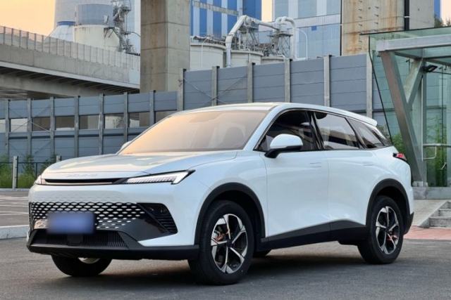 Używany BAIC Rubik 2023 1.5T DCT Youth Edition