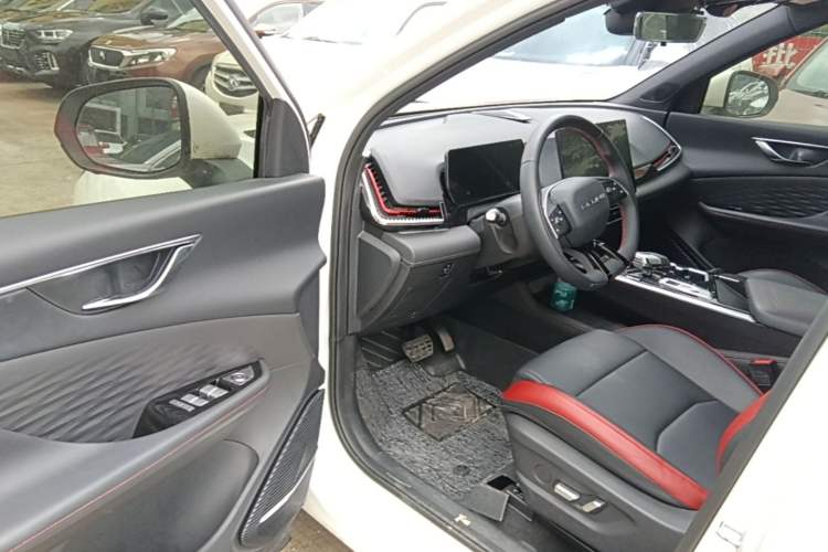 Used BAIC Rubik 2023 1.5T DCT Golden Edition Driver Seat