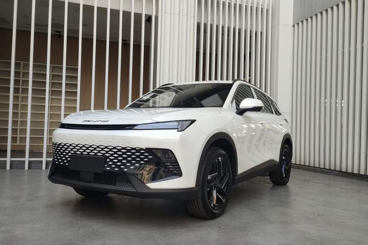 Used BAIC Rubik 2023 1.5T DCT Golden Edition Exterior 1