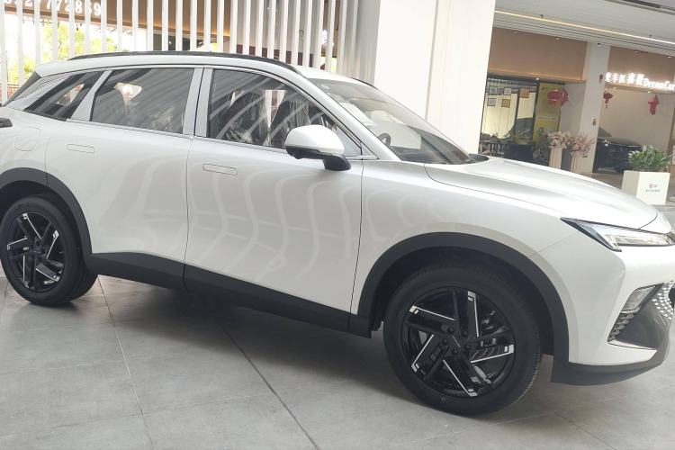 Used BAIC Rubik 2023 1.5T DCT Golden Edition Exterior 3