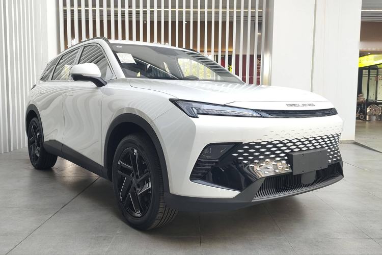 Used BAIC Rubik 2023 1.5T DCT Golden Edition Exterior 4