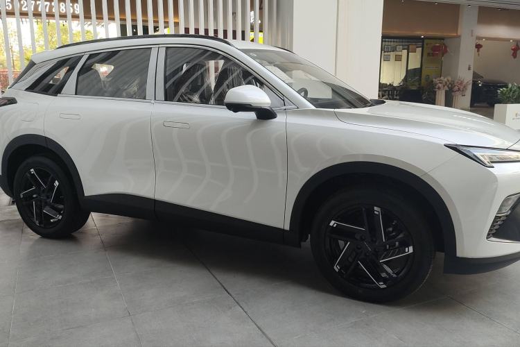 Used BAIC Rubik 2023 1.5T DCT Golden Edition Exterior 6