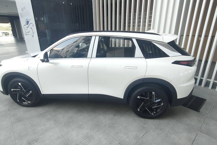 Used BAIC Rubik 2023 1.5T DCT Golden Edition Exterior 7