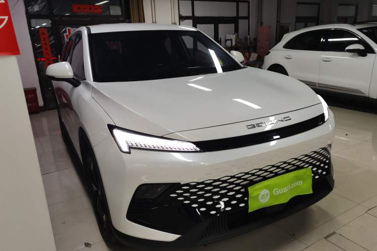 Used BAIC Rubik 2023 1.5T DCT Youth Edition Front Right 45 Deg