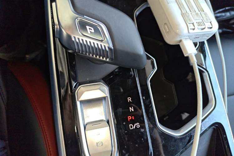Used BAIC Rubik 2023 1.5T DCT Golden Edition Gear Lever