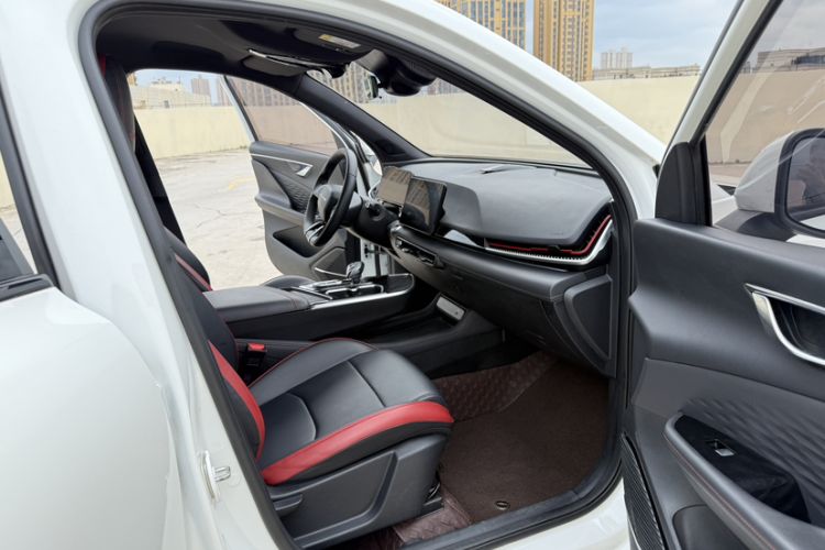 Used BAIC Rubik 2023 1.5T DCT Youth Edition Interior 9