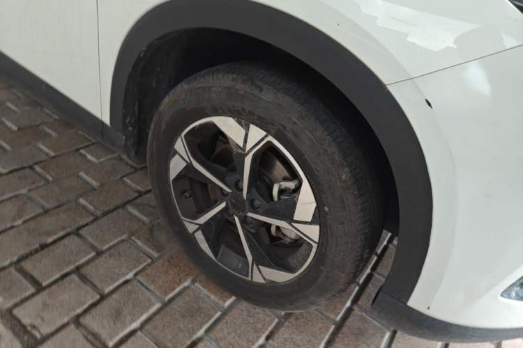 Used BAIC Rubik 2023 1.5T DCT Youth Edition Right Front Wheel Hub
