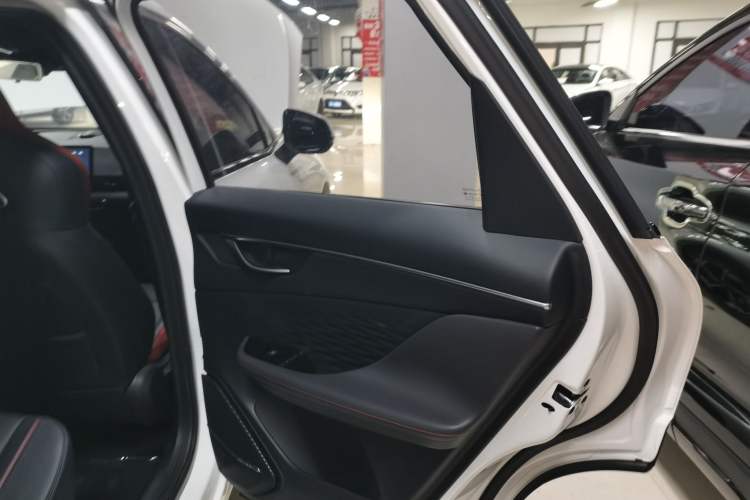 Used BAIC Rubik 2023 1.5T DCT Youth Edition Right Rear Door Interior