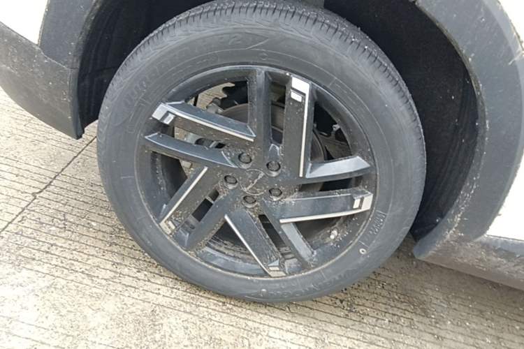 Used BAIC Rubik 2023 1.5T DCT Golden Edition Right Rear Wheel Hub