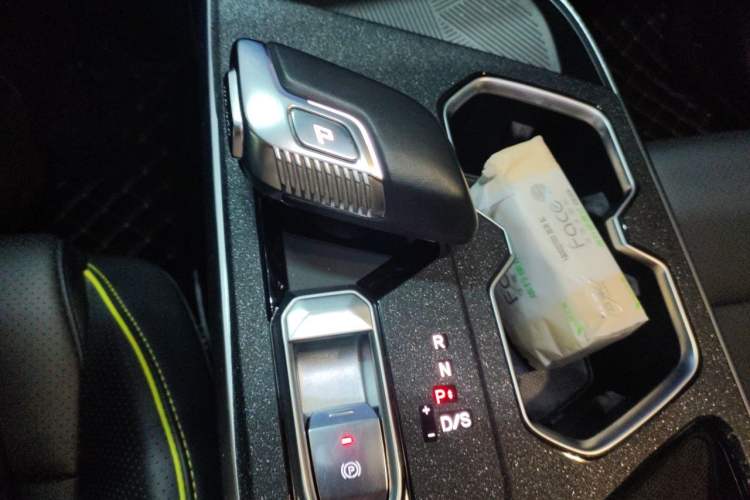 Used BAIC Rubik 2023 1.5T DCT Diamond Edition Gear Lever