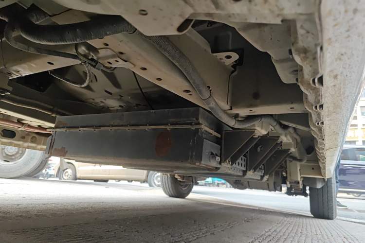 Used BAIC Ruixiang Boteng V2 EV 2022 Enclosed Van Standard Type Henan Lithium Battery Chassis Front Left