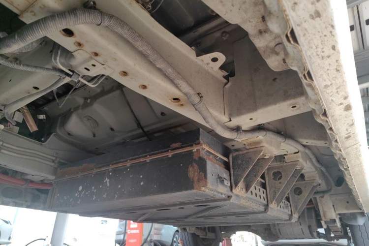 Used BAIC Ruixiang Boteng V2 EV 2022 Enclosed Van Standard Type Henan Lithium Battery Chassis Front Left