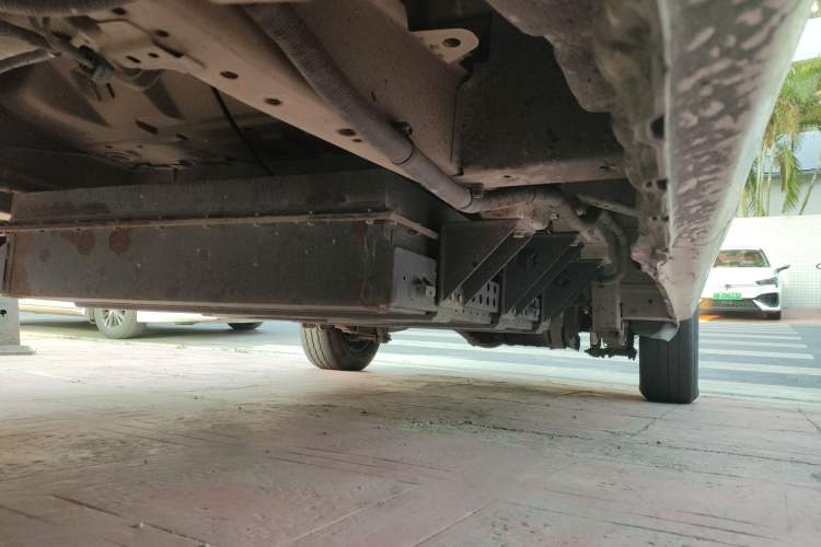 Used BAIC Ruixiang Boteng V2 EV 2022 Enclosed Van Standard Type Henan Lithium Battery Chassis Front Left