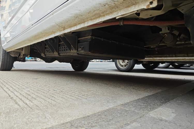 Used BAIC Ruixiang Boteng V2 EV 2022 Enclosed Van Standard Type Henan Lithium Battery Chassis Front Right
