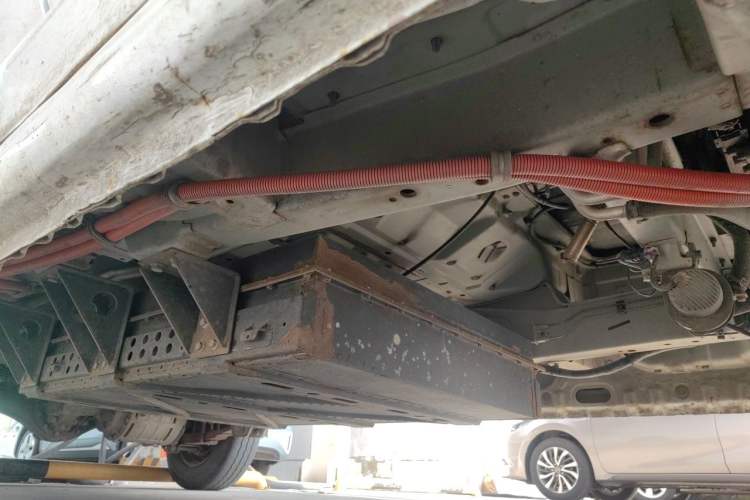 Used BAIC Ruixiang Boteng V2 EV 2022 Enclosed Van Standard Type Henan Lithium Battery Chassis Front Right