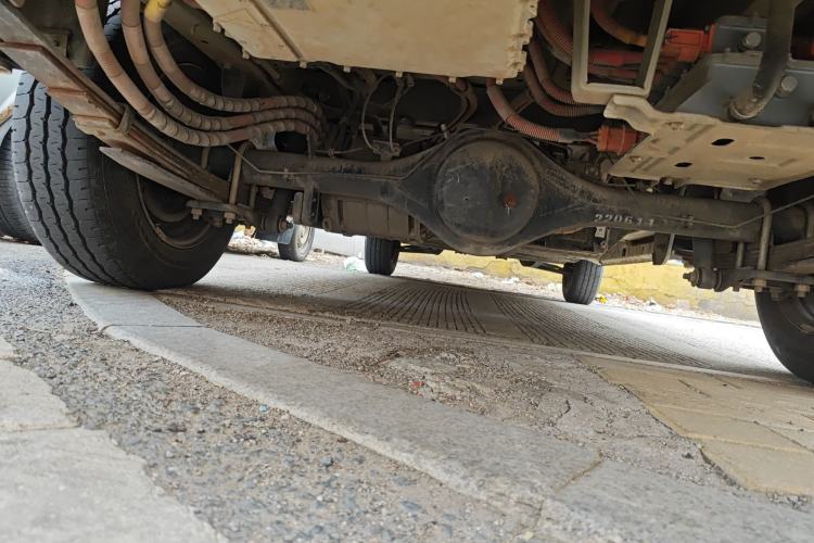 Used BAIC Ruixiang Boteng V2 EV 2022 Enclosed Van Standard Type Henan Lithium Battery Chassis Rear