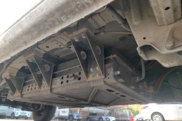 Used BAIC Ruixiang Boteng V2 EV 2022 Enclosed Van Standard Type Henan Lithium Battery Chassis Rear Left