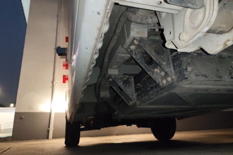 Used BAIC Ruixiang Boteng V2 EV 2022 Enclosed Van Standard Type Henan Lithium Battery Chassis Rear Left