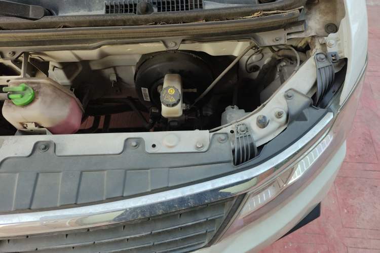 Used BAIC Ruixiang Boteng V2 EV 2022 Enclosed Van Standard Type Henan Lithium Battery Engine Bay Left