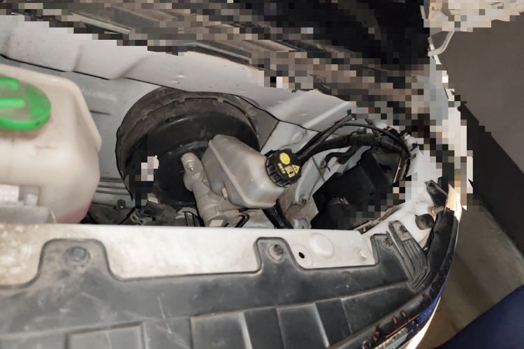 Used BAIC Ruixiang Boteng V2 EV 2022 Enclosed Van Standard Type Henan Lithium Battery Engine Bay Left