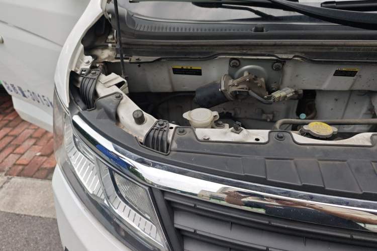 Used BAIC Ruixiang Boteng V2 EV 2022 Enclosed Van Standard Type Henan Lithium Battery Engine Bay Right