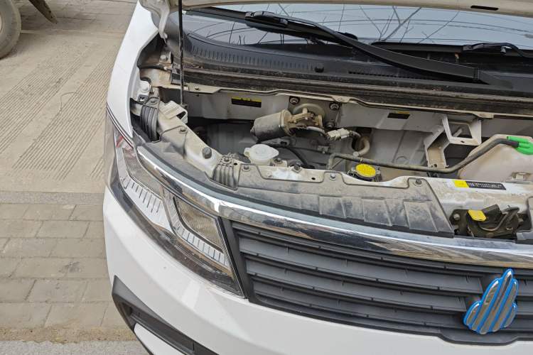 Used BAIC Ruixiang Boteng V2 EV 2022 Enclosed Van Standard Type Henan Lithium Battery Engine Bay Right