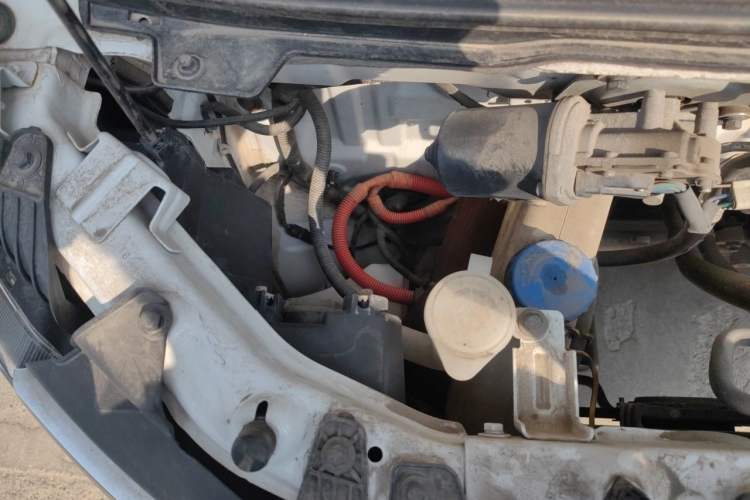 Used BAIC Ruixiang Boteng V2 EV 2022 Enclosed Van Standard Type Henan Lithium Battery Engine Bay Right