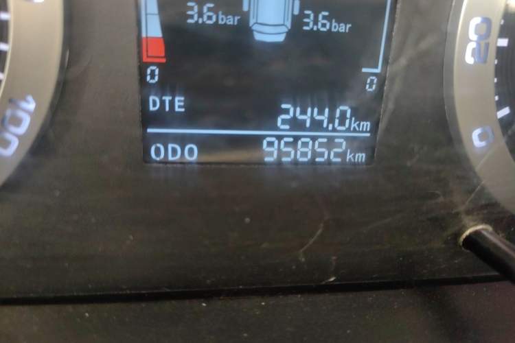 Used BAIC Ruixiang Boteng V2 EV 2022 Enclosed Van Standard Type Henan Lithium Battery Odometer Close Up