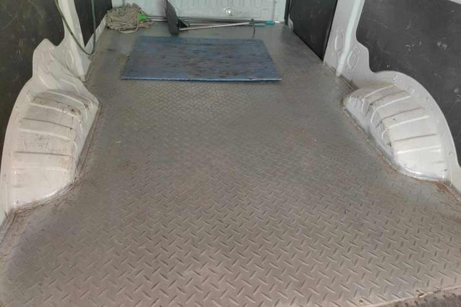 Used BAIC Ruixiang Boteng V2 EV 2022 Enclosed Van Standard Type Henan Lithium Battery Trunk