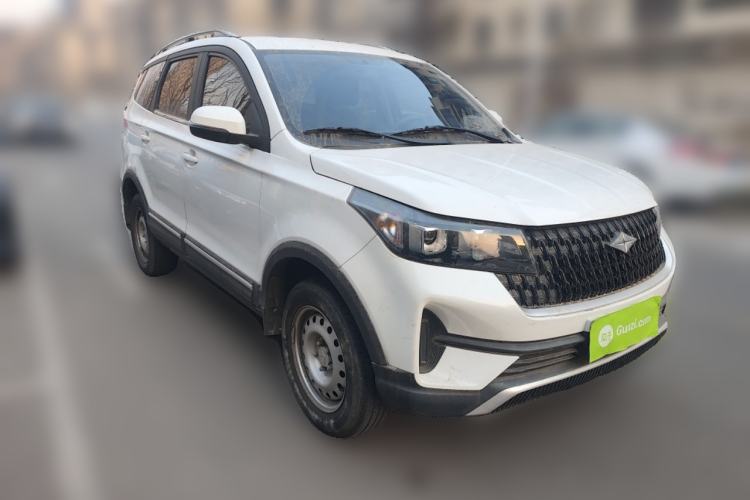 Used BAIC Ruixiang X3 2022 1.5L Manual Base Version 5 Seats Front Right 45 Deg