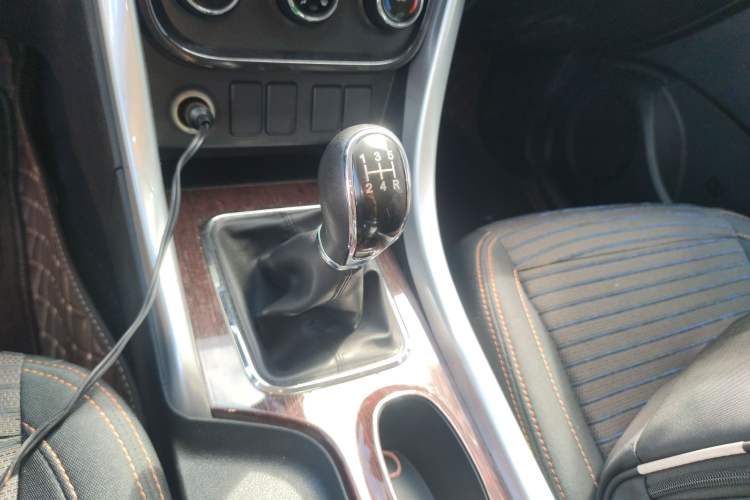 Used BAIC Ruixiang X3 2022 1.5L Manual Base Version 5 Seats Gear Lever