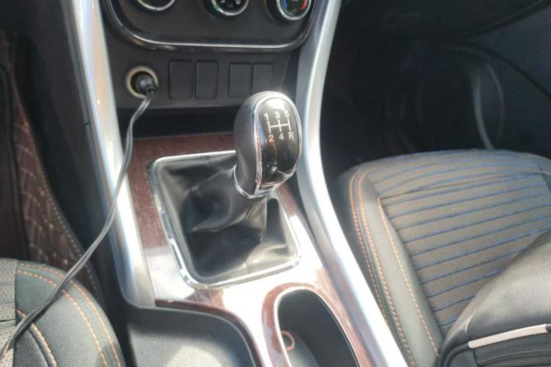 Used BAIC Ruixiang X3 2022 1.5L Manual Base Version 5 Seats Gear Lever