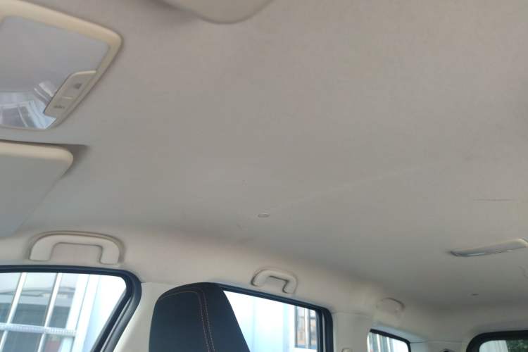 Used BAIC Ruixiang X3 2022 1.5L Manual Base Version 5 Seats Headliner