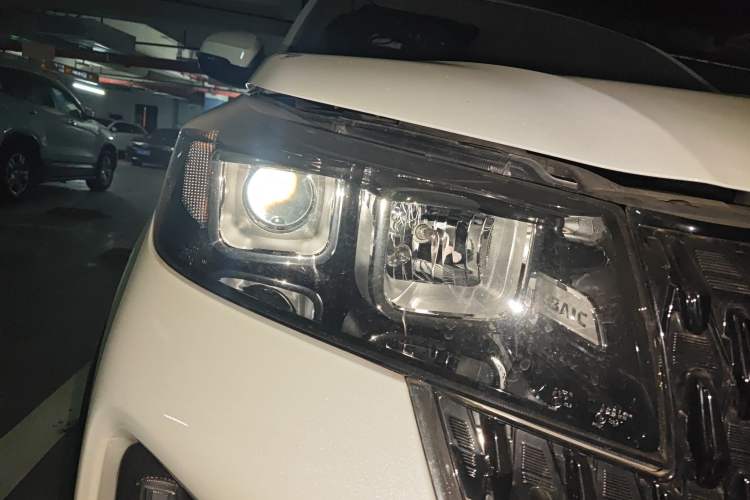 Used BAIC Ruixiang X3 2022 1.5L Manual Luxury Version 7 Seats Right Front Headlight