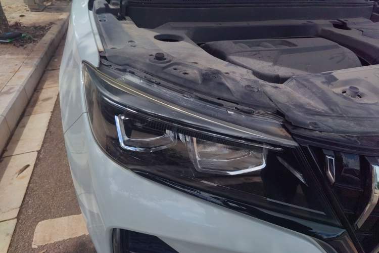 Used BAIC Ruixiang X5 2021 1.5T Manual Elite Version 7 Seats Right Front Headlight