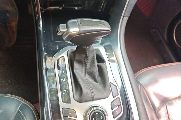 Used BAIC Ruixiang X5 2021 1.5T Automatic Luxury Version 7 Seats Gear Lever