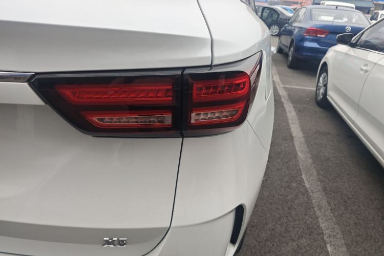 Used BAIC Ruixiang X5 2021 1.5T Manual Elite Version 5 Seats Right Rear Taillight