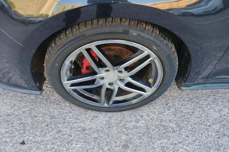 Used BAIC Senova CC 2015 1.8T automatic comfort version Left Front Wheel Hub