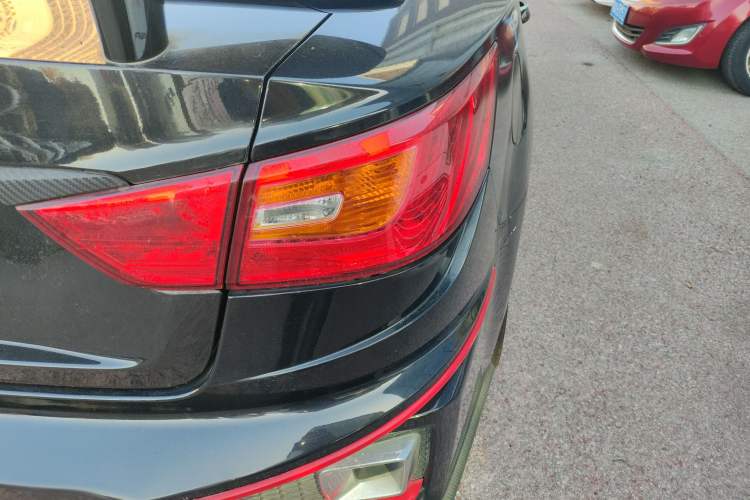 Used BAIC Senova CC 2015 1.8T automatic comfort version Right Rear Taillight
