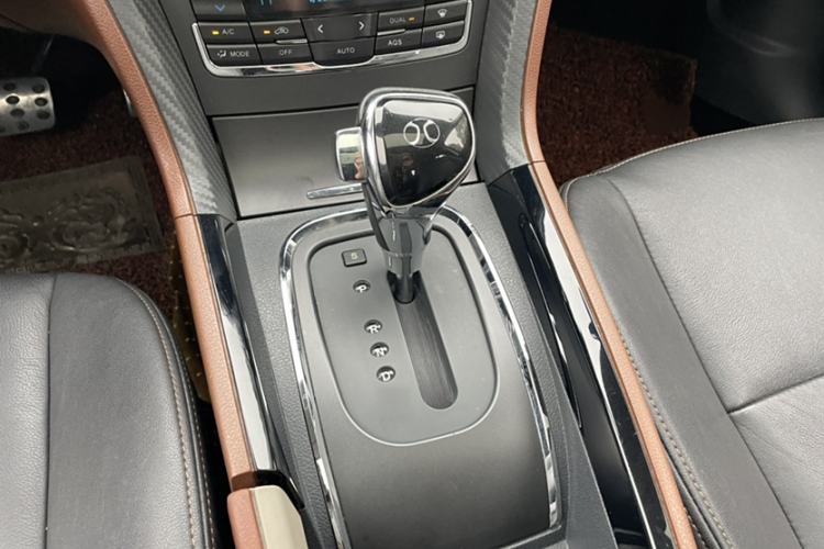 Used BAIC Senova CC 2015 1.8T Automatic Elite Edition Gear Lever